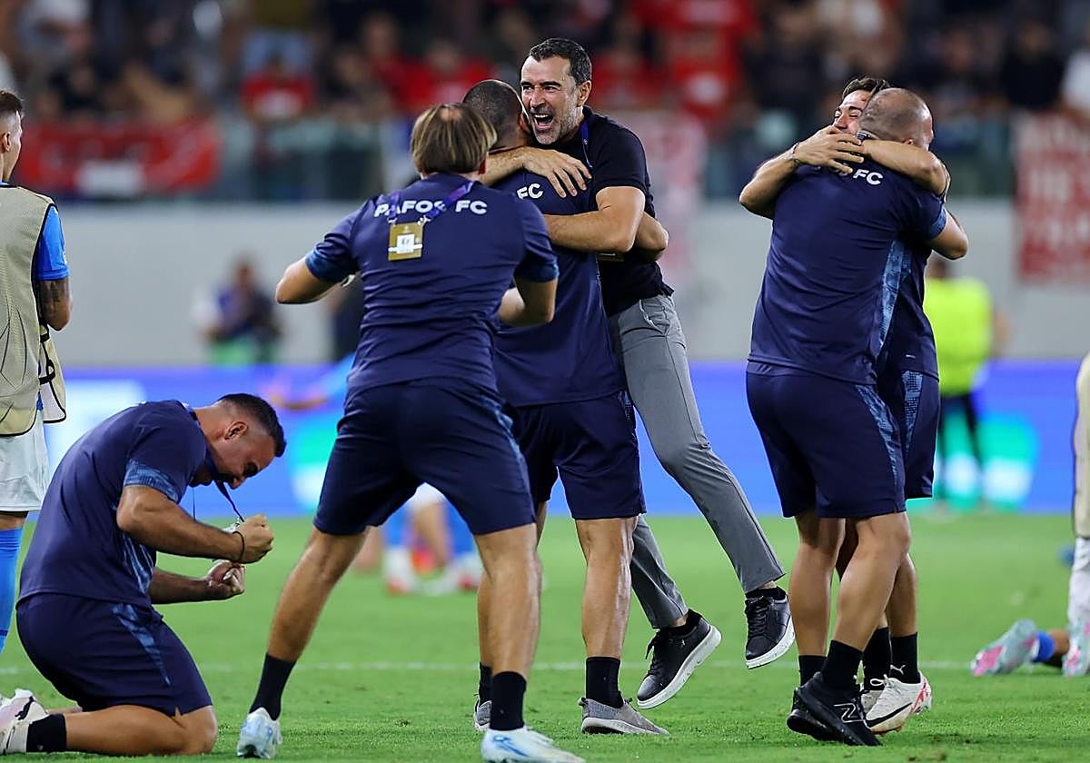 Carcedo celebra la histórica clasificación.