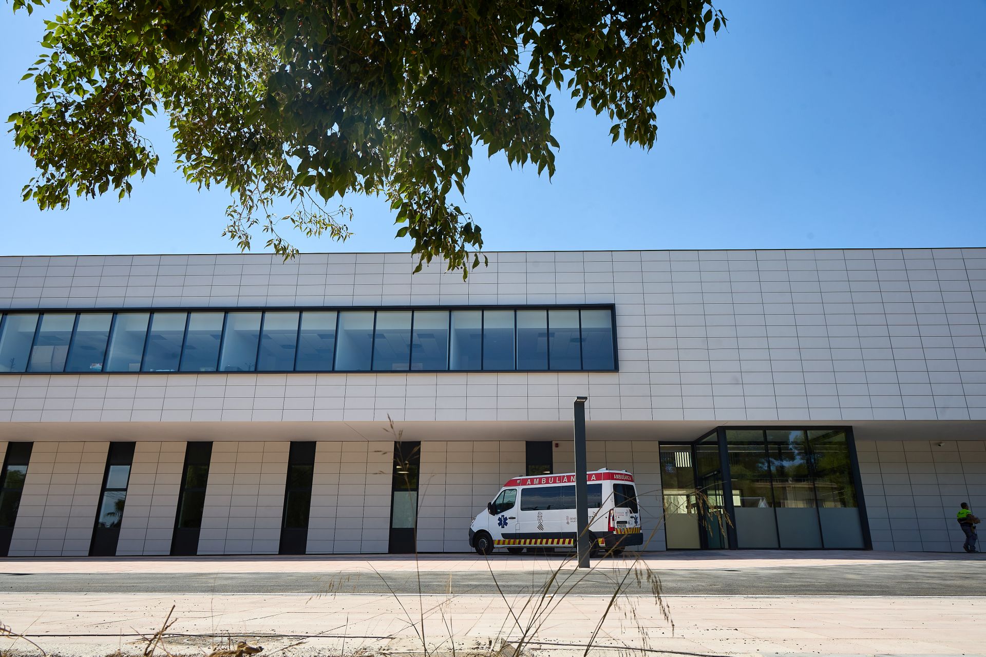 Fotos | El cierre del Doctor Moliner culmina con el traslado de los últimos quince pacientes