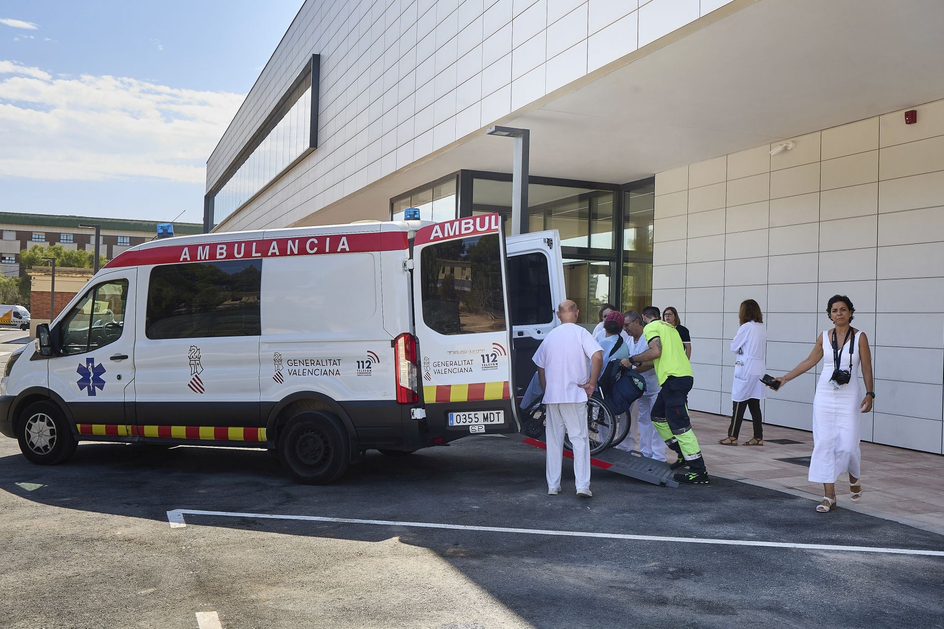 Fotos | El cierre del Doctor Moliner culmina con el traslado de los últimos quince pacientes