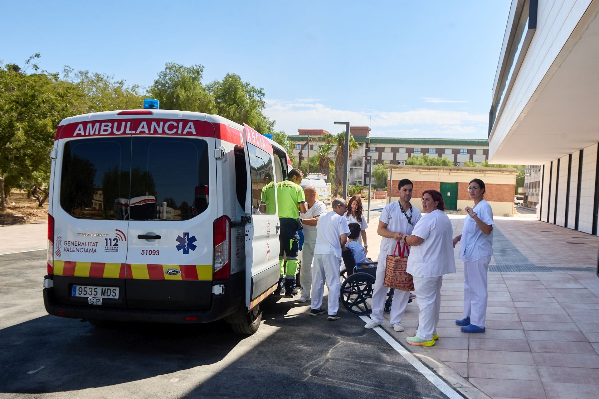 Fotos | El cierre del Doctor Moliner culmina con el traslado de los últimos quince pacientes
