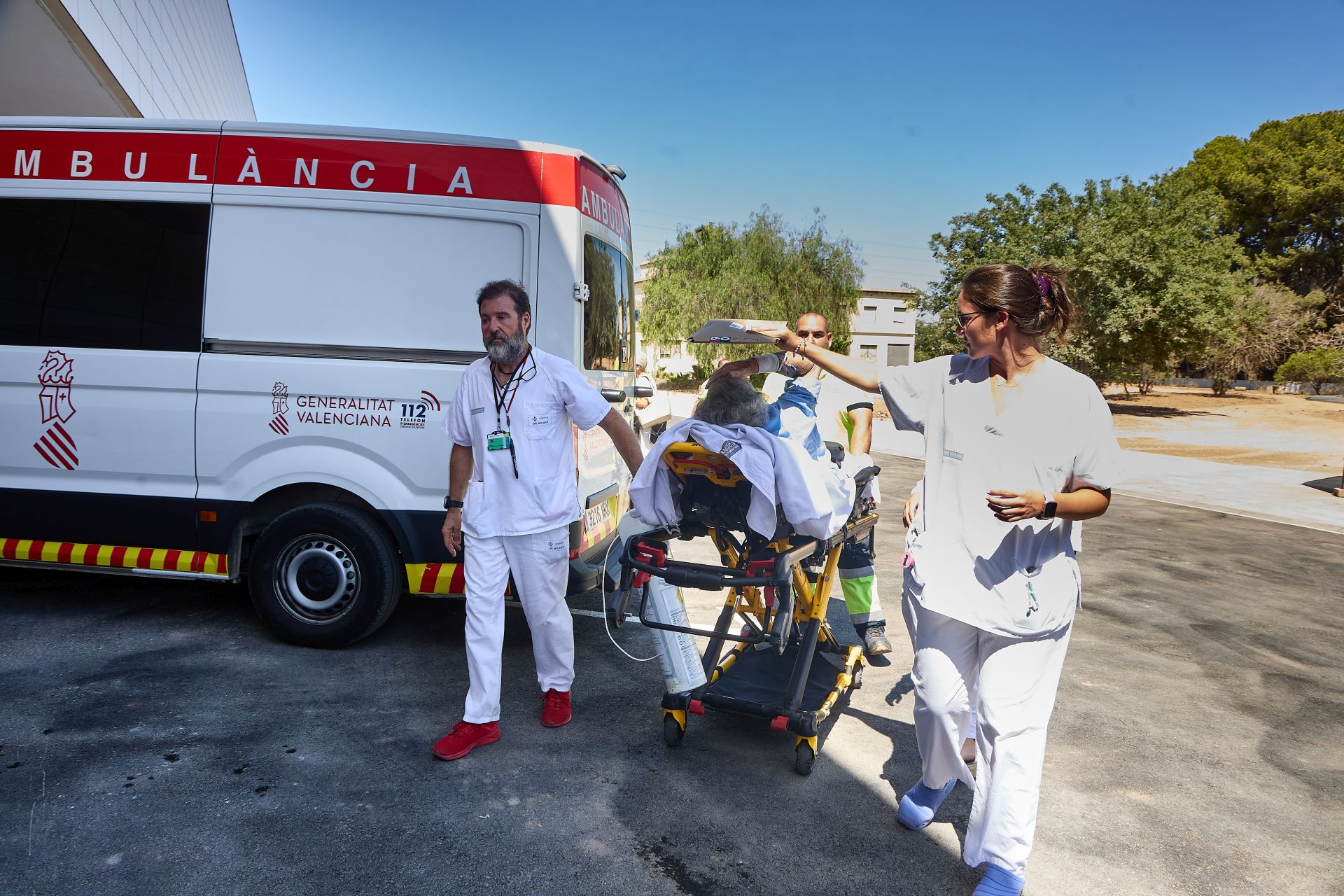 Fotos | El cierre del Doctor Moliner culmina con el traslado de los últimos quince pacientes