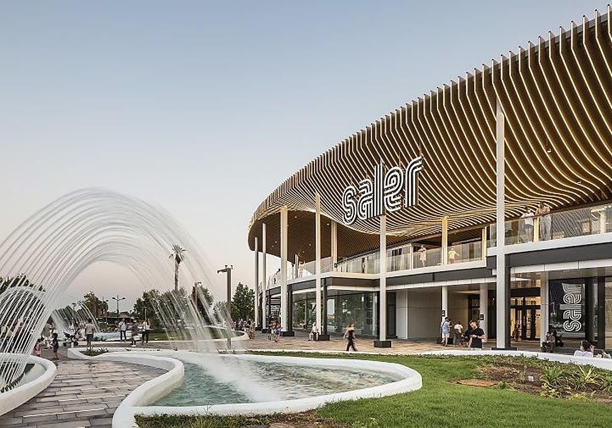 El Centro Comercial Saler convierte la 'vuelta al cole' en un viaje inmersivo al Jurásico