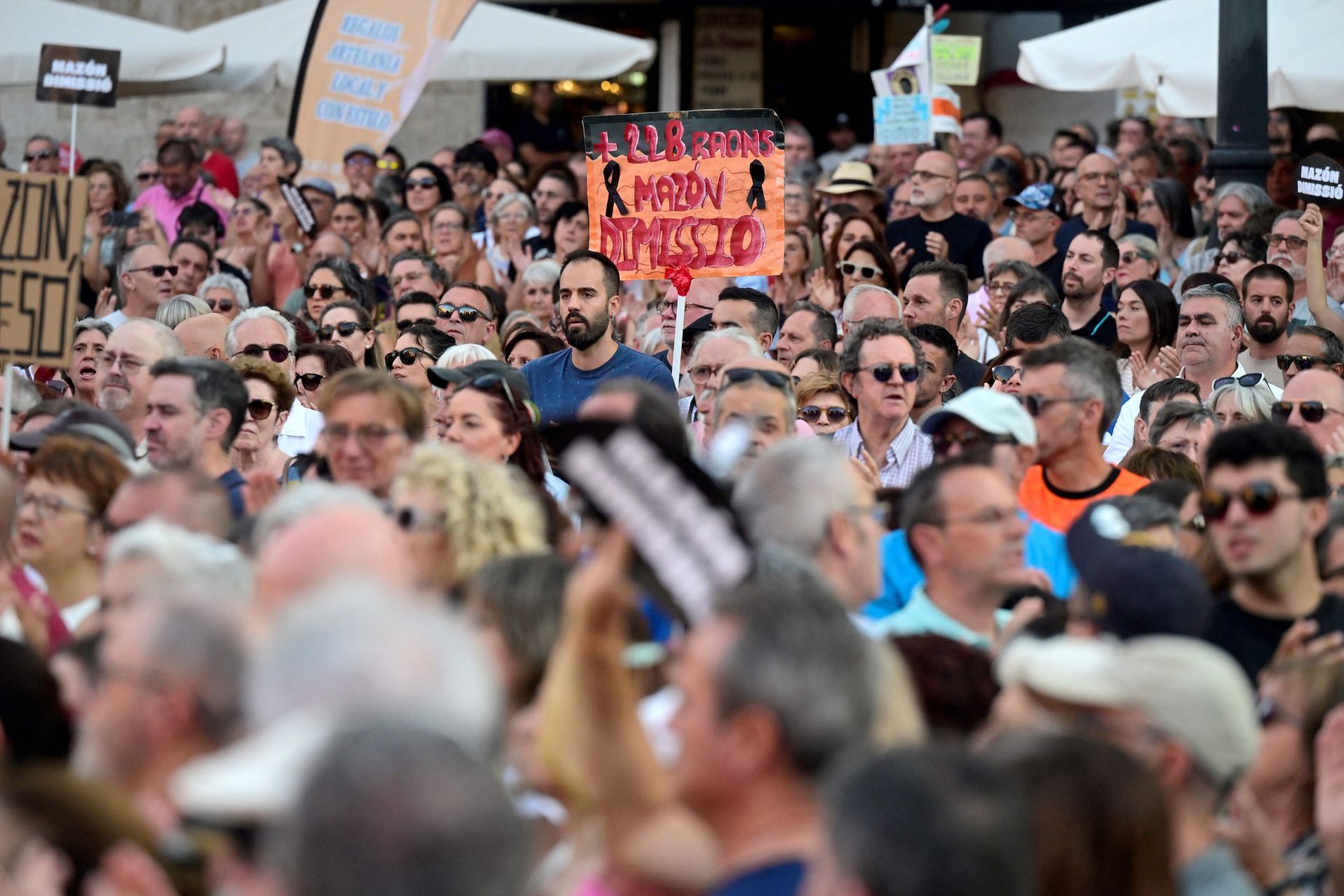 FOTOS | La décima manifestación contra Mazón en Valencia, diez meses después de la dana