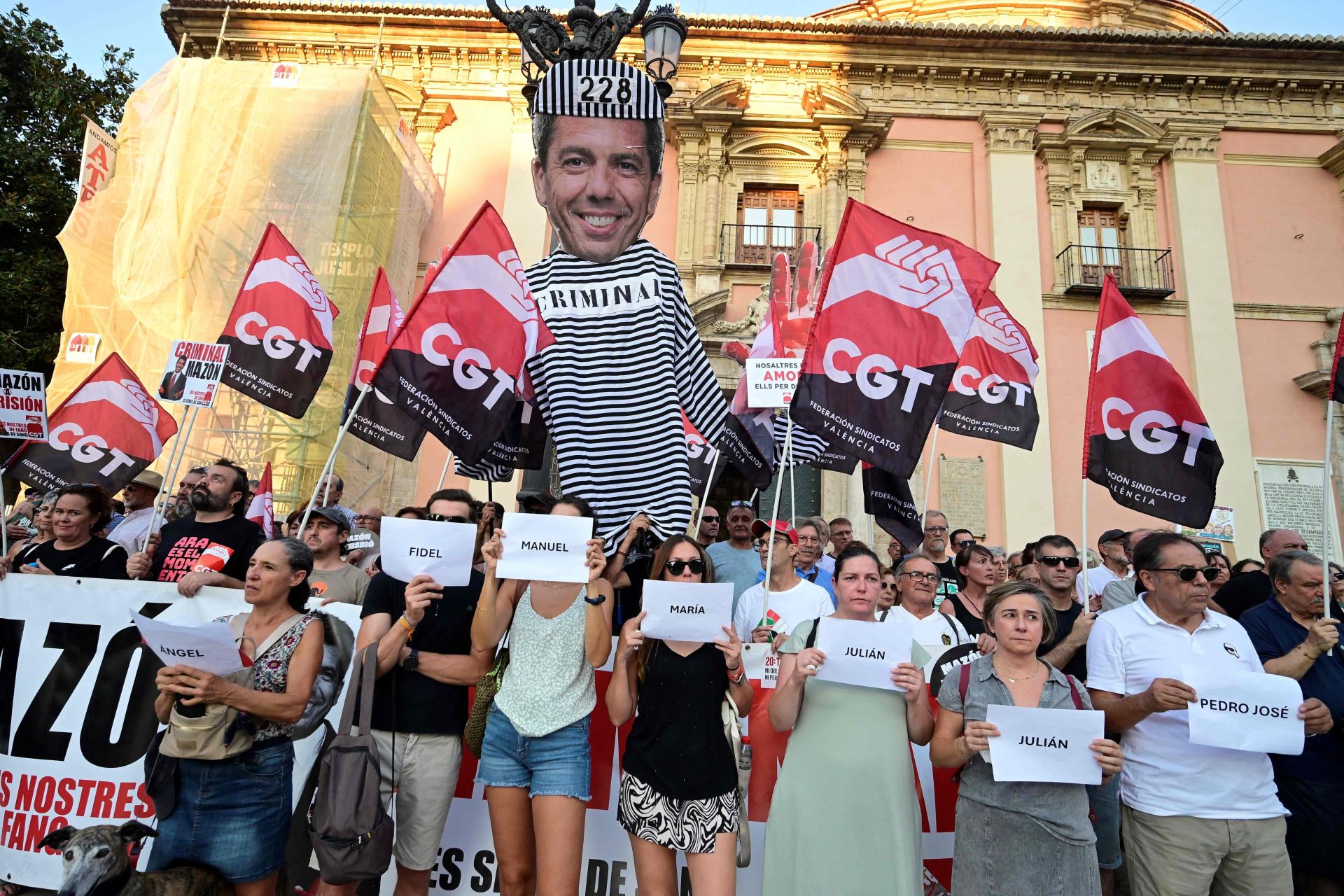 FOTOS | La décima manifestación contra Mazón en Valencia, diez meses después de la dana