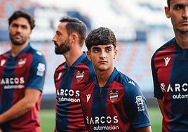 Víctor Fernández en las presentaciones de fichajes.