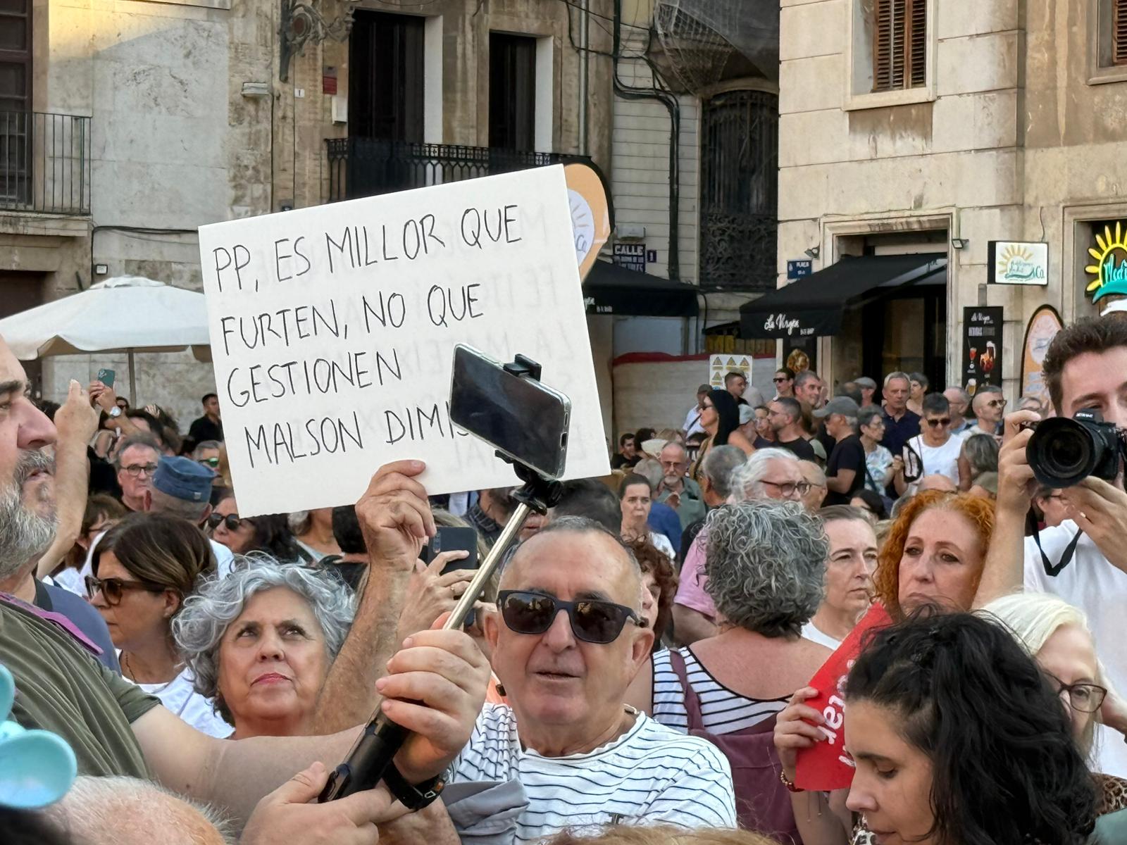 FOTOS | La décima manifestación contra Mazón en Valencia, diez meses después de la dana