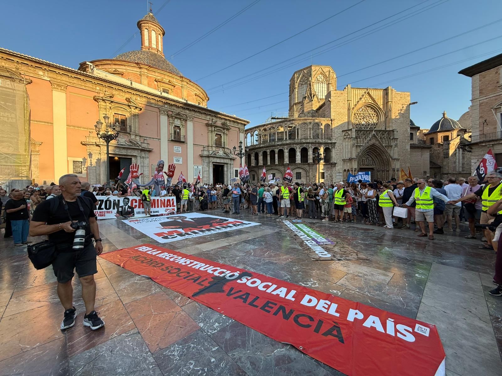 FOTOS | La décima manifestación contra Mazón en Valencia, diez meses después de la dana