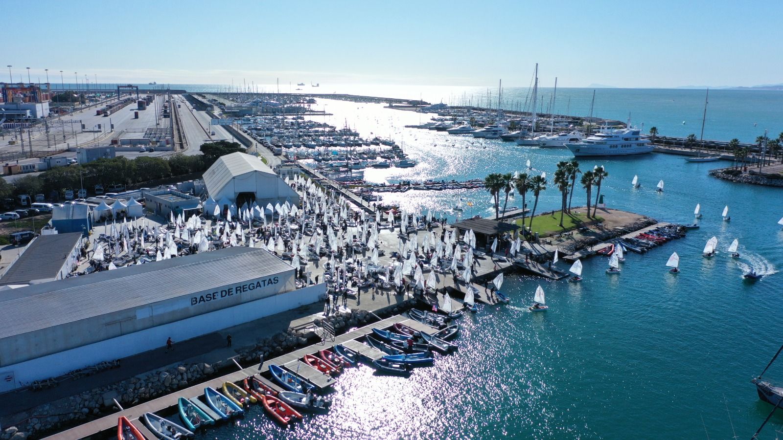 Imagen aérea del Real Club Náutico de Valencia.
