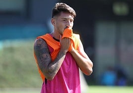 Unai Vencedor, con el Athletic en un entrenamiento.