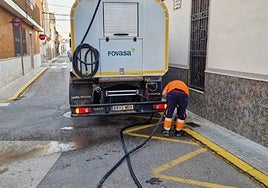 Limpieza de imbornales en la localidad.