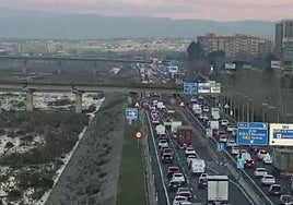 Atascos en la V-30.