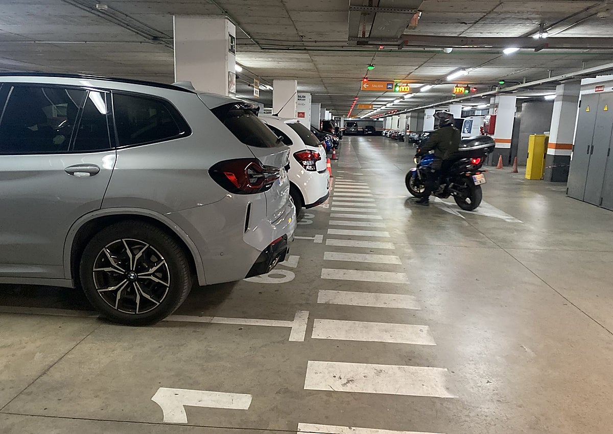 Imagen secundaria 1 - Aparcamiento de Martí Grajales, junto al mercado del Cabanyal.