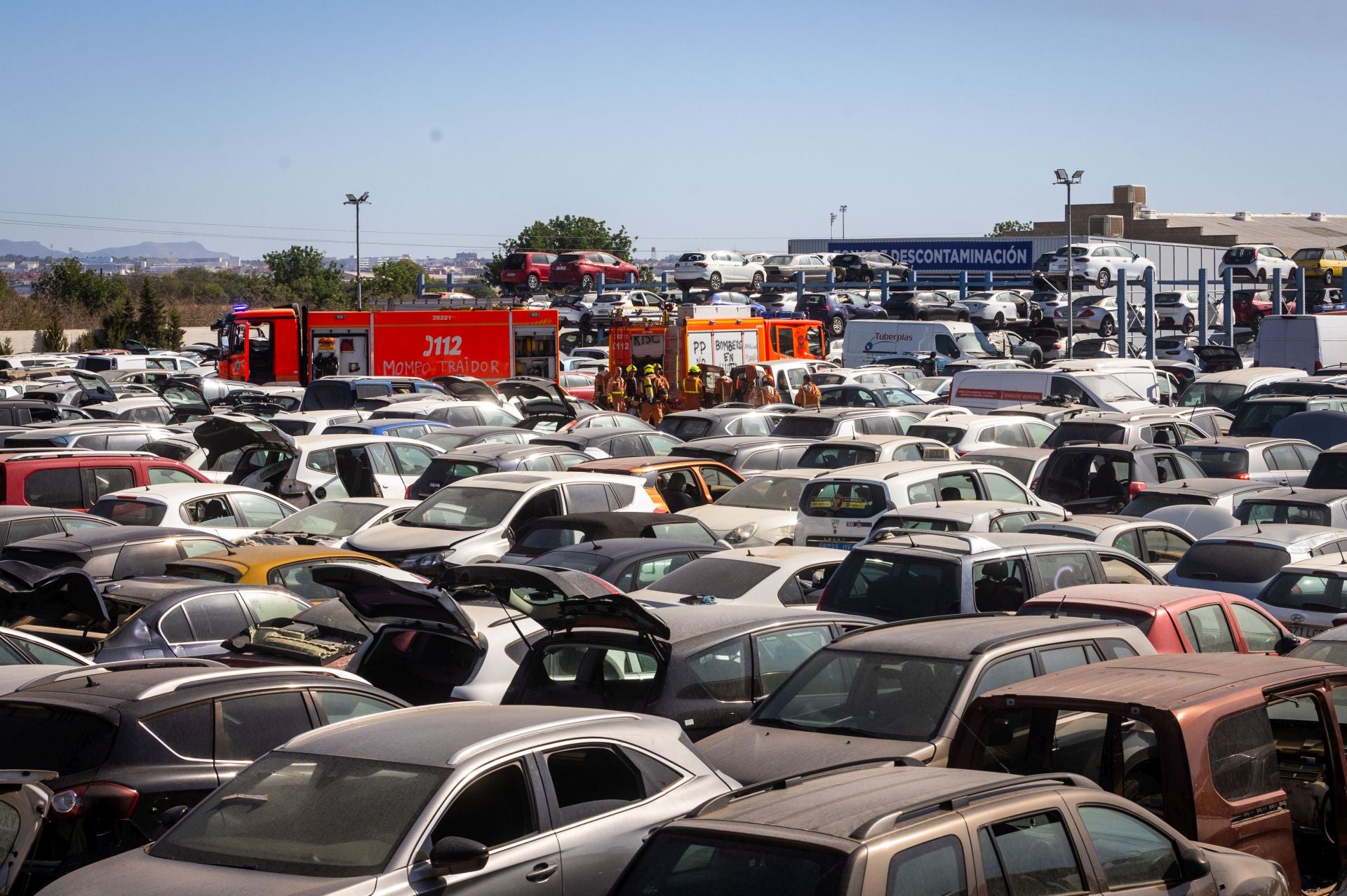 Incendio en un desguace de Quart de Poblet