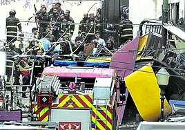 Imágenes del descarrilamiento del funicular en Lisboa.