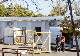Barracones para los colegios de Massanassa, el pasado miércoles.