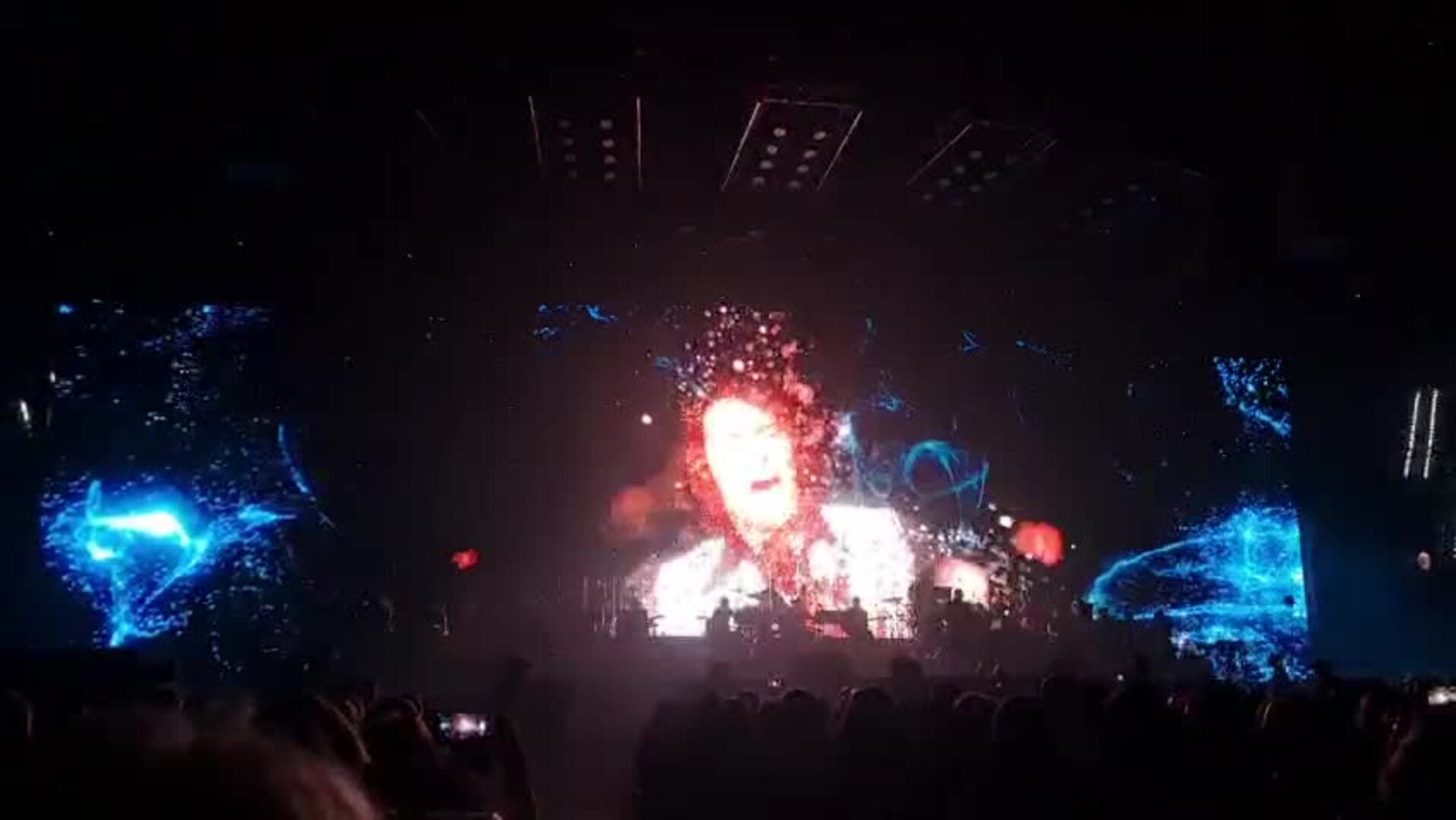 Así ha sido el espectacular estreno del Roig Arena en el homenaje a Nino Bravo