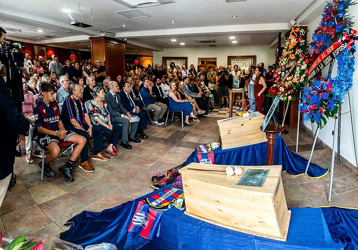 La capilla ardiente instalada en el Ciutat de València.