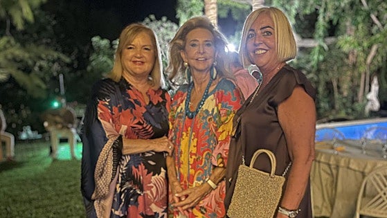La fiesta de Alfonso Manglano con su madre Mayrén Beneyto como anfitriona