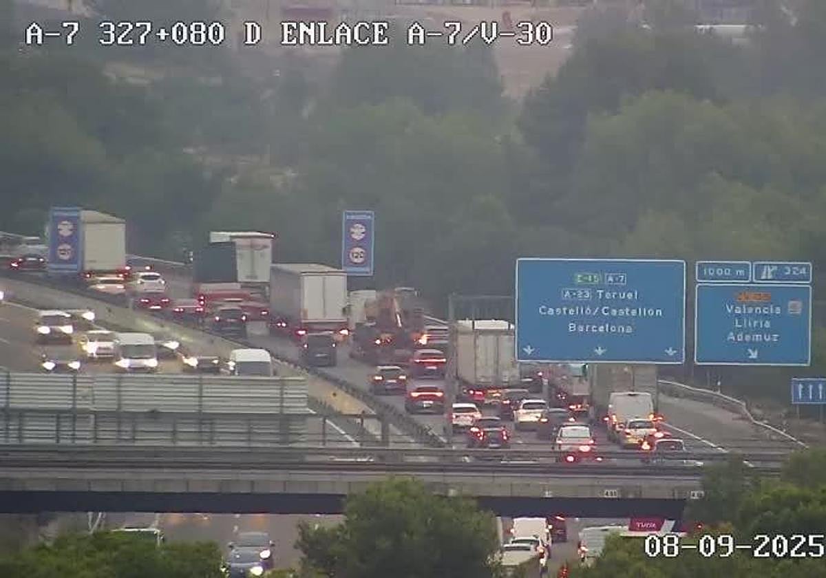 Atascos en el by-pass este lunes.