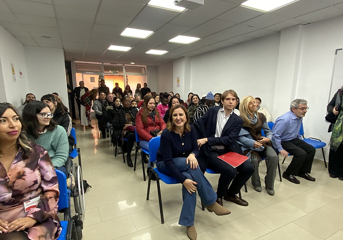 Visita de la alcaldesa de Valencia, María José Catalá, a Orriols, en diciembre de 2023.