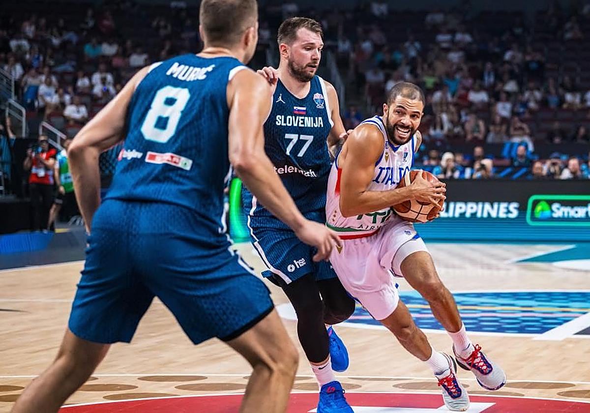 Darius Thompson, con Italia ante Eslovenia.