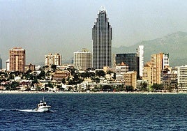 Hteles de Benidorm, con el Gran Hotel Bali III destacando.