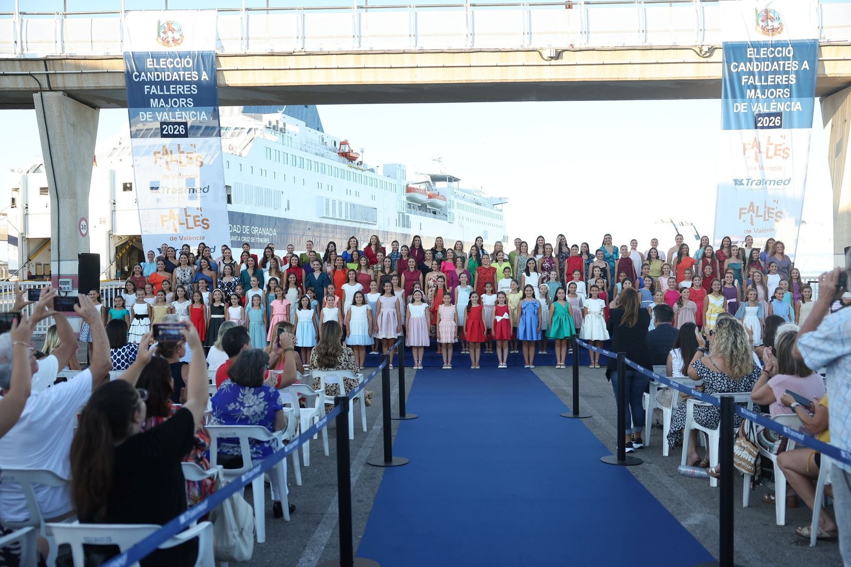 FOTOS | La presentación de las 146 aspirantes a Falleras Mayores de Valencia 2026