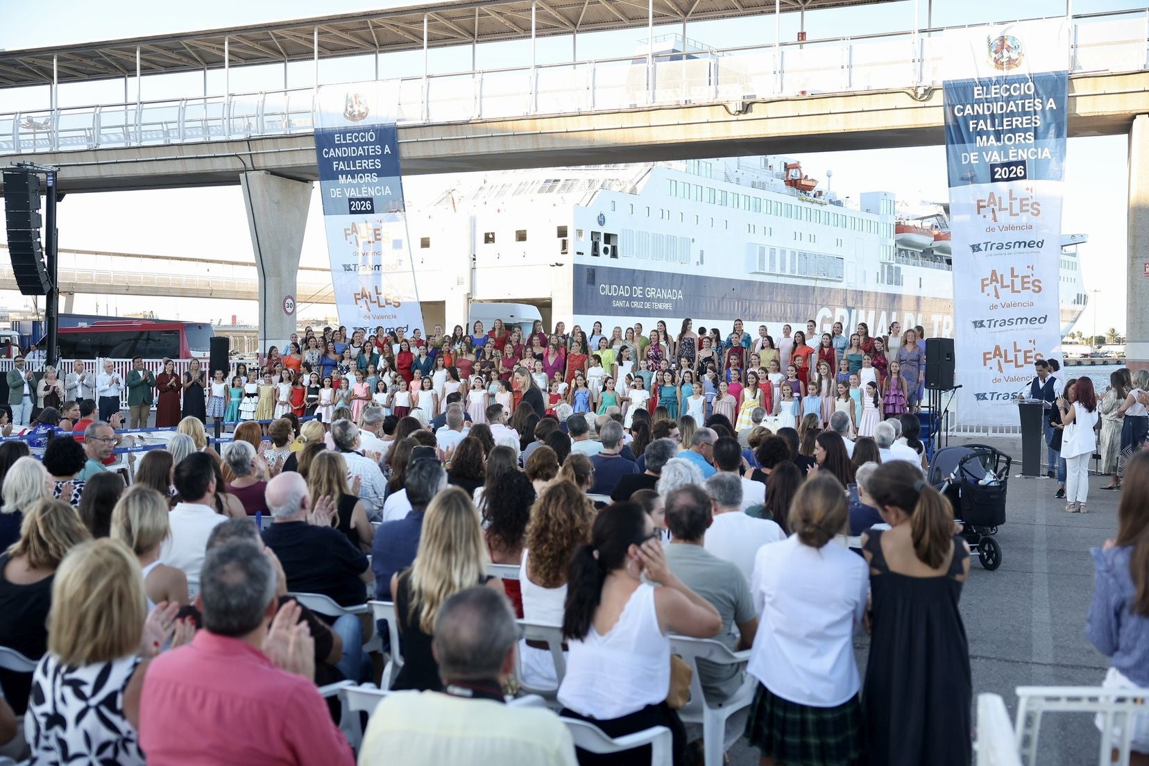 FOTOS | La presentación de las 146 aspirantes a Falleras Mayores de Valencia 2026