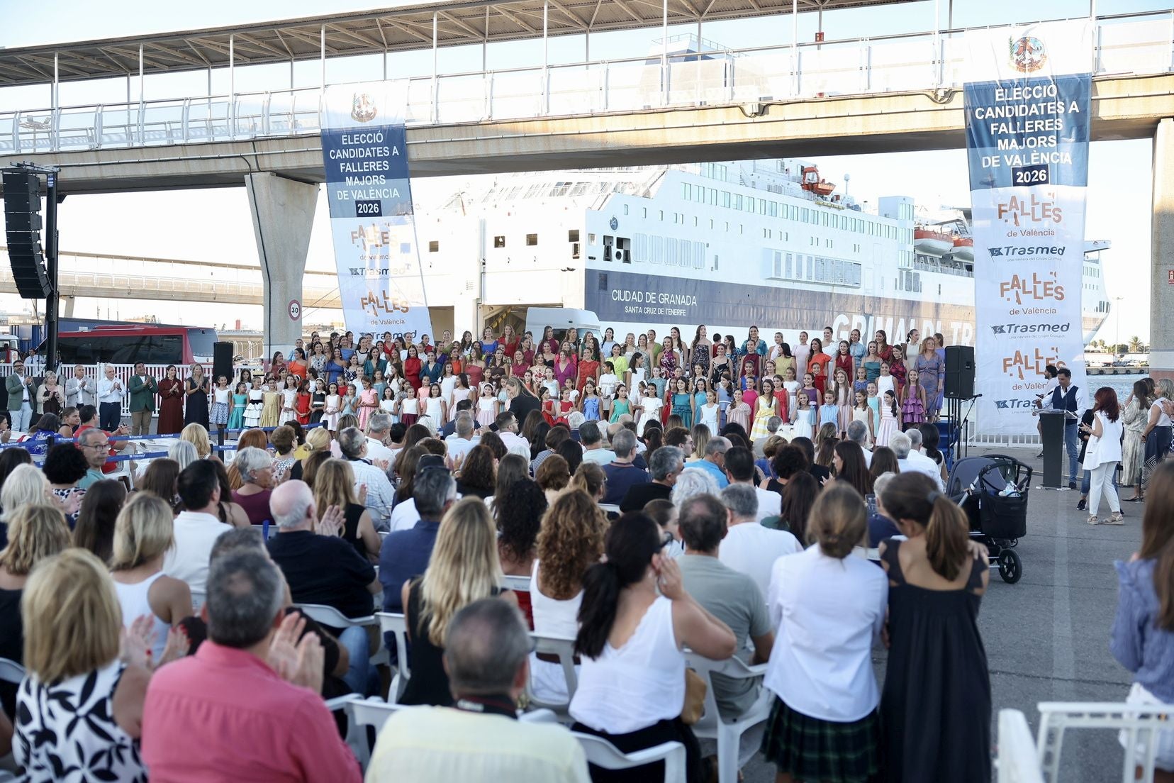 FOTOS | La presentación de las 146 aspirantes a Falleras Mayores de Valencia 2026