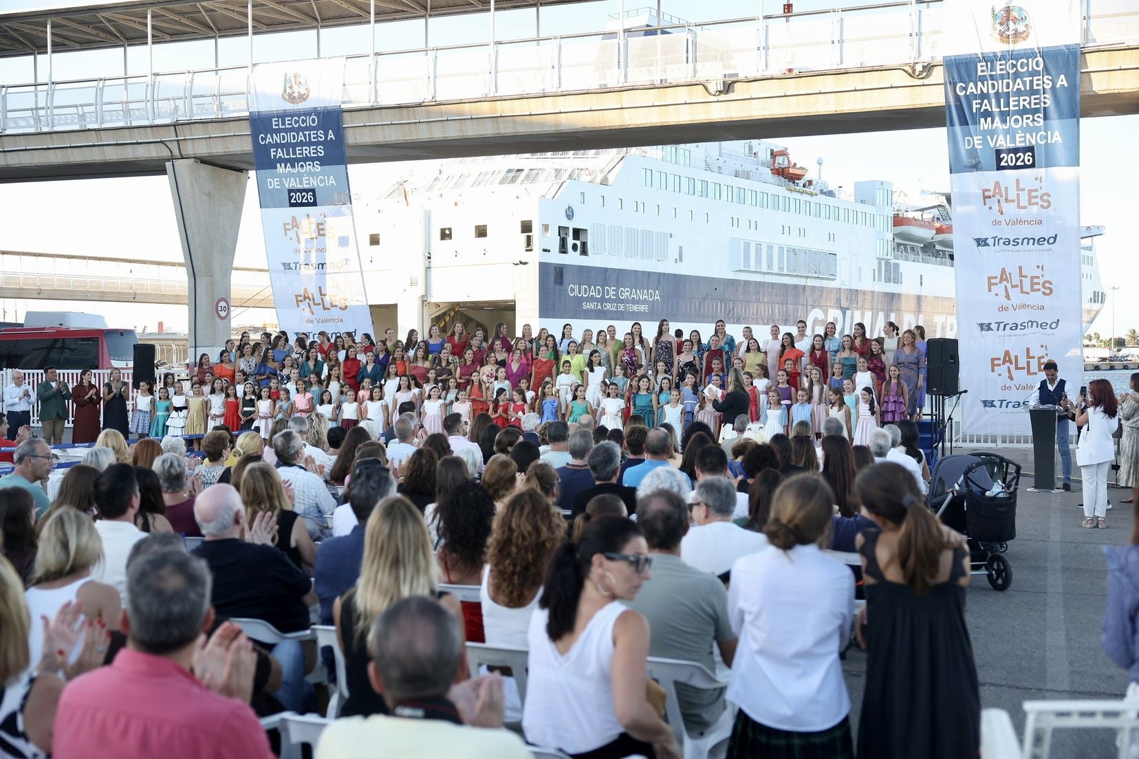 FOTOS | La presentación de las 146 aspirantes a Falleras Mayores de Valencia 2026