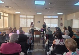 Reunión informativa para la realización del mural.