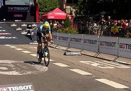 Salida del australiano Callum Scotson en la contrarreloj de Valladolid de 2023.