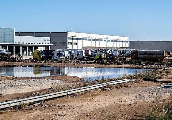 Daños en el polígono industrial de Riba-roja, trece días después de la catástrofe.