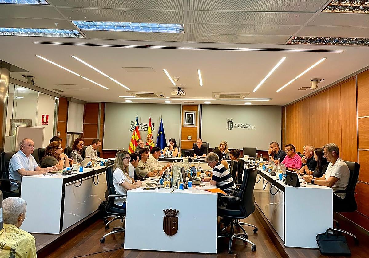 Pleno del Ayuntamiento de Riba-roja.