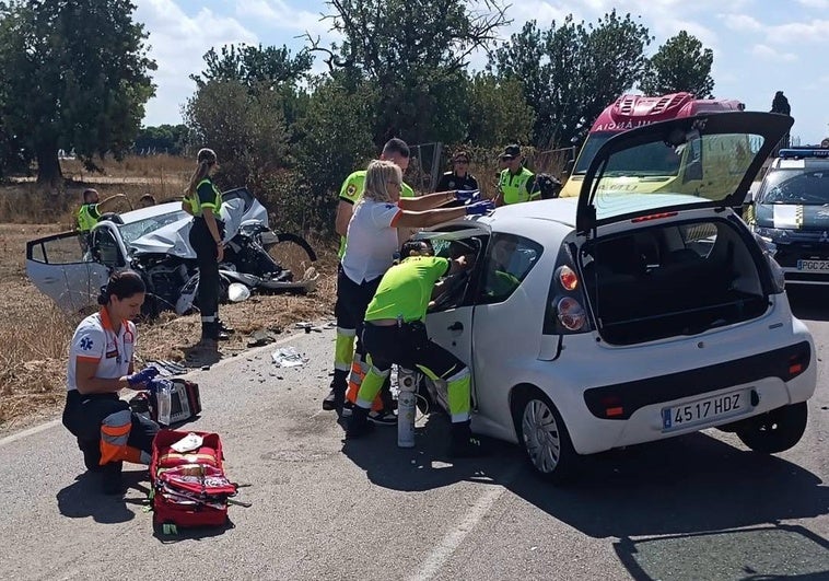 Dos heridos graves en un choque frontal entre dos coches en Picassent