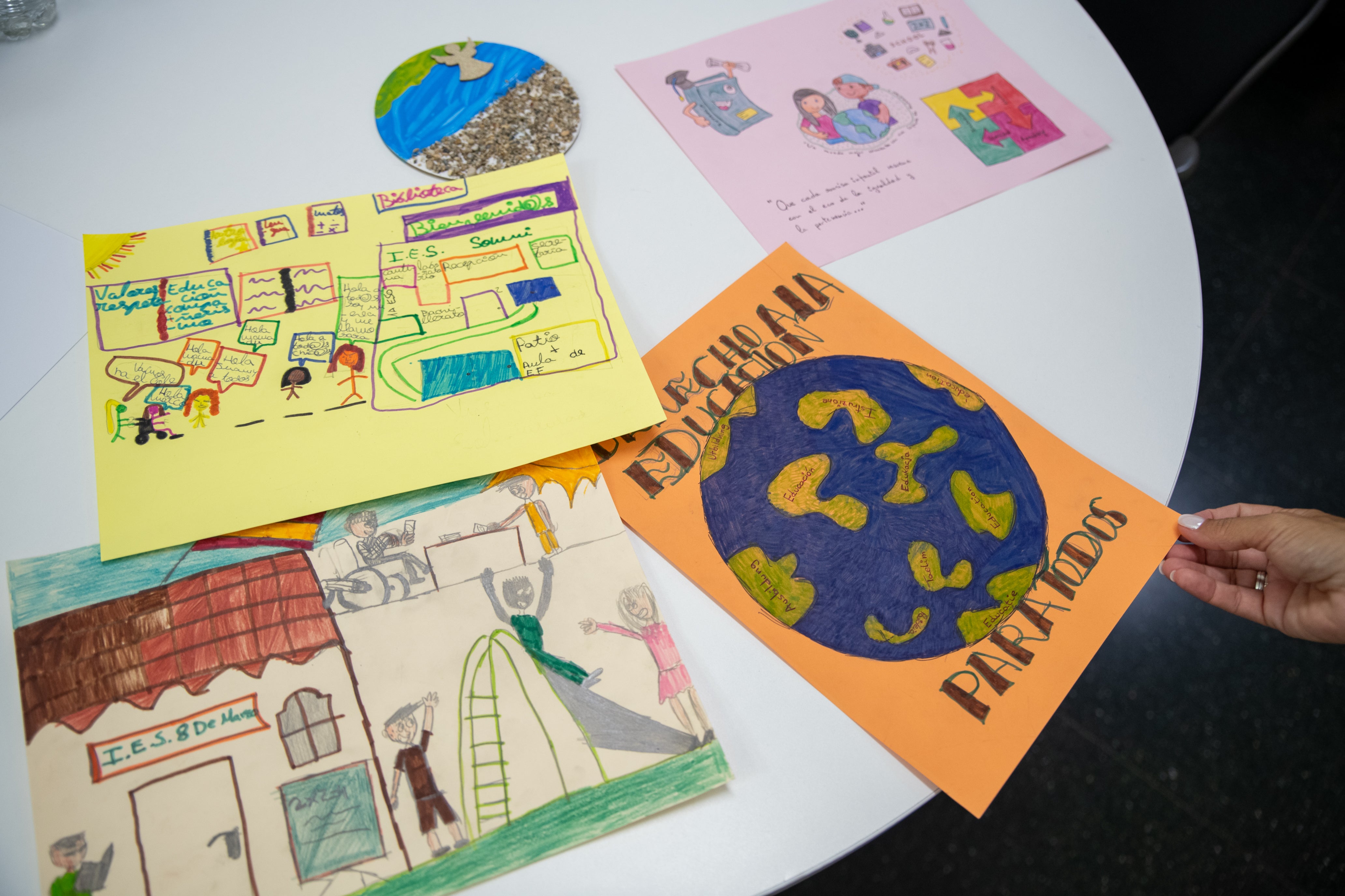 Dibujos hechos por los adolescentes del centro de menores.