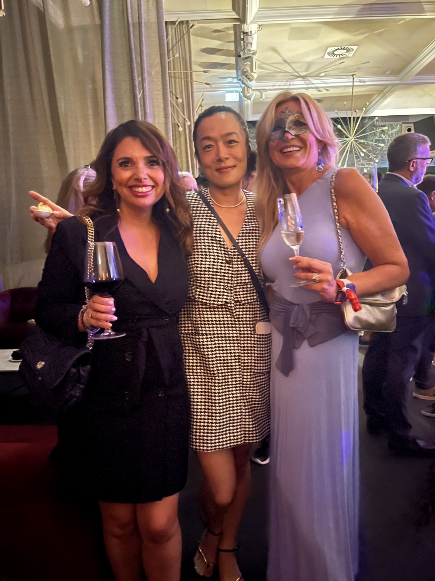 Maje Martínez, Yajing Li y Chelo Herráez.