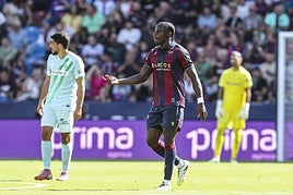 Etta Eyong, durante su primer partido con el Levante, ante el Betis.