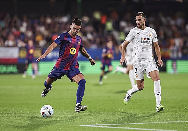 El valenciano Ferran Torres, ante Copete.