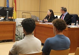 Dos de los tres acusados por violar a dos adolescentes que se fugaron de un centro de menores.