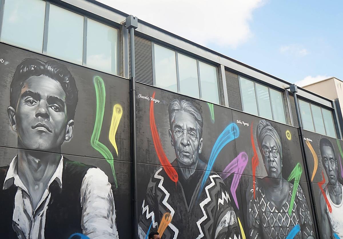 Imagen del enorme mural pintado en Sedaví.