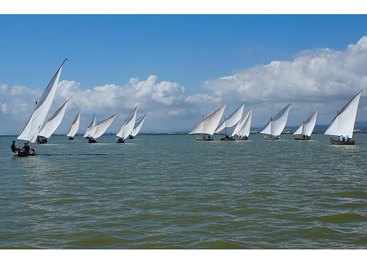 Barcas participantes en la exhibición.