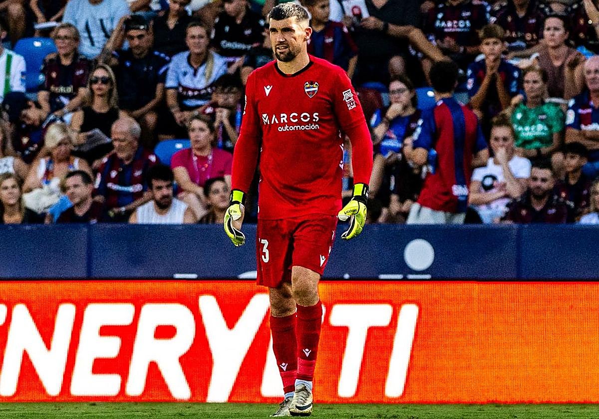 Mathew Ryan, con el Levante en el Ciutat de València.