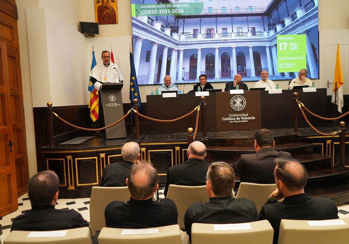 El arzobispo, en la apertura de curso de la Facultad de Teología: «La libertad religiosa debe ser un derecho fundamental»