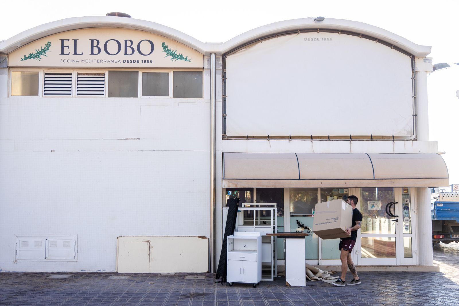 Los chiringuitos de la Malvarrosa se preparan para el derribo