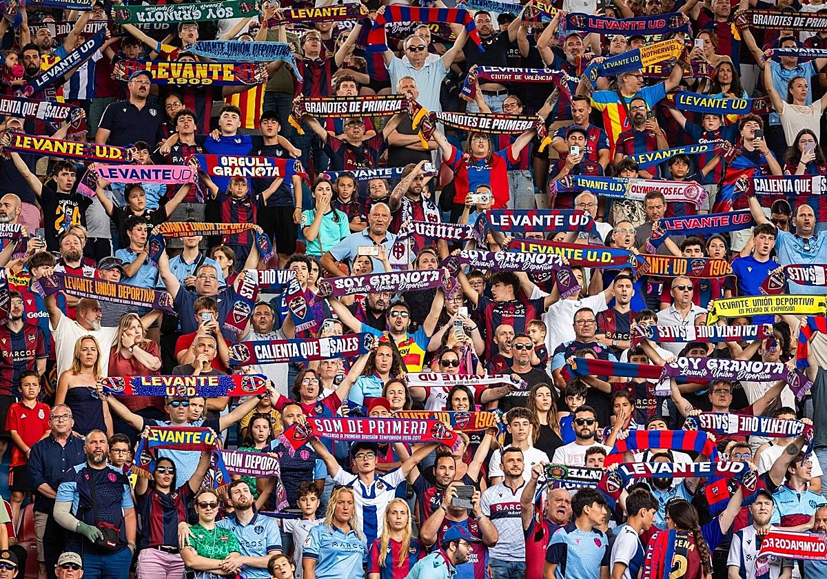 La afición del Levante, en un partido en el Ciutat.