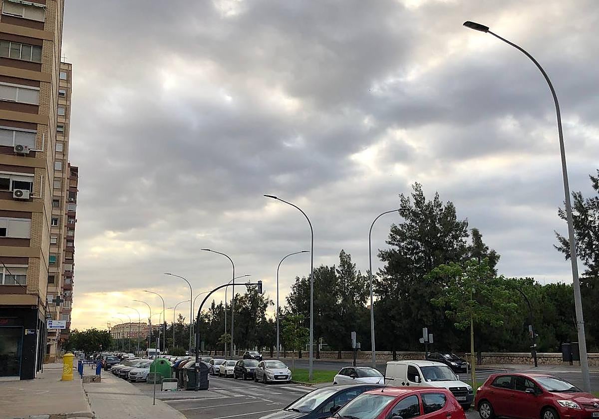 Aemet lanza la previsión del fin de semana en la Comunitat, anuncia tormentas y señala las zonas donde caerán