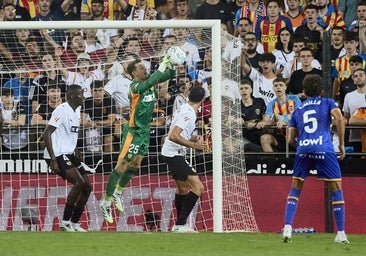El Valencia repite la mala tendencia defensiva en los inicios de Liga