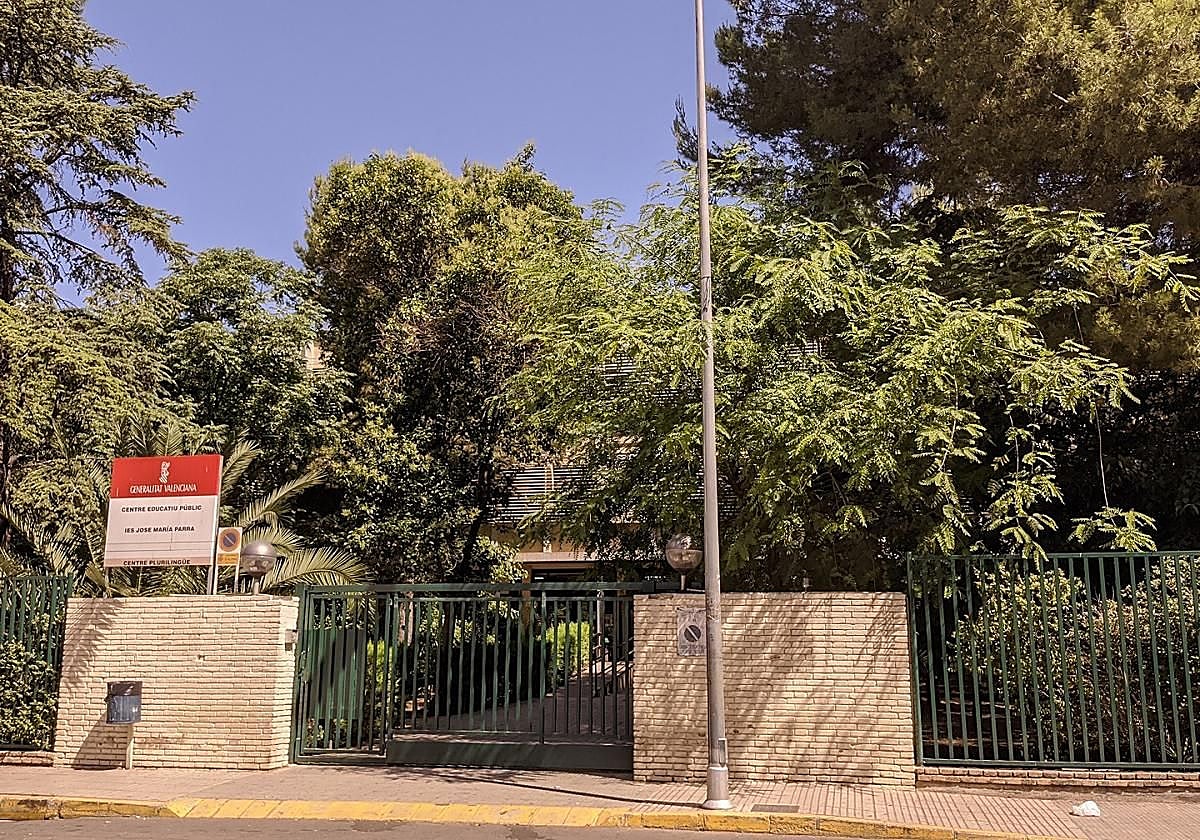 Fachada del IES José María Parra en Alzira.