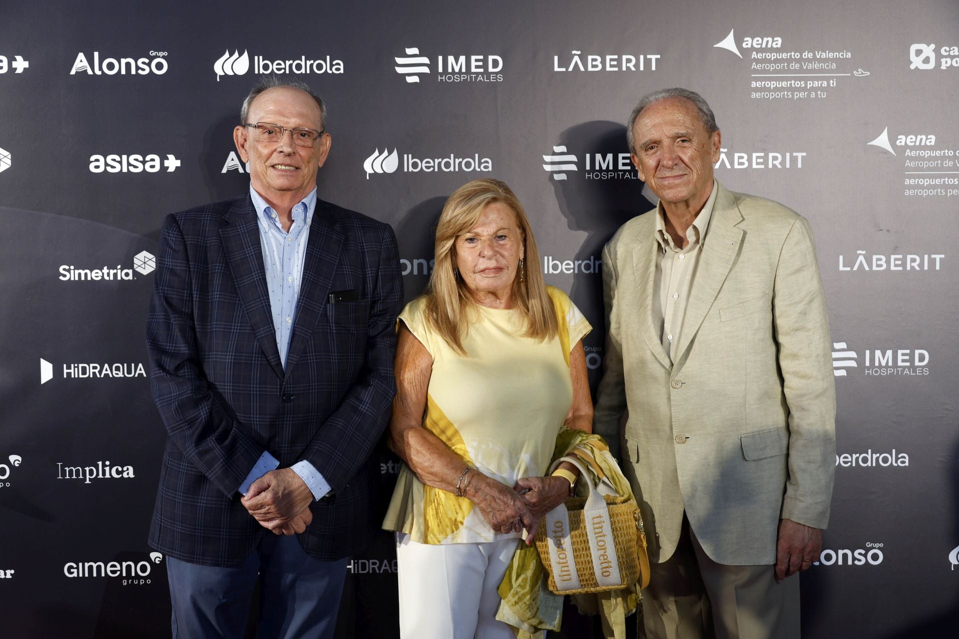 Víctor Villagrasa y José Manuel Boquet, ex gerente y expresidente de Feceval, acompañados de Ana Cerra.